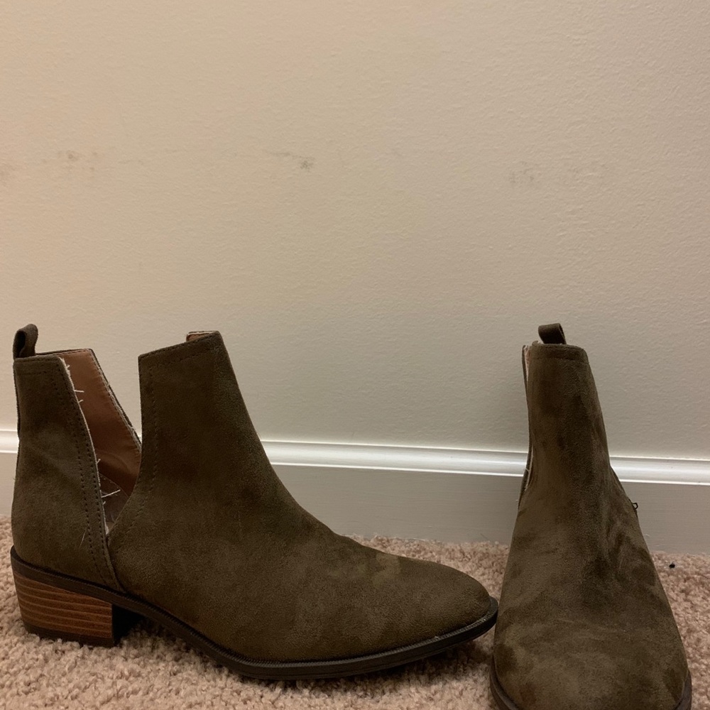 Suede Cutot Booties - Picture 3 of 4